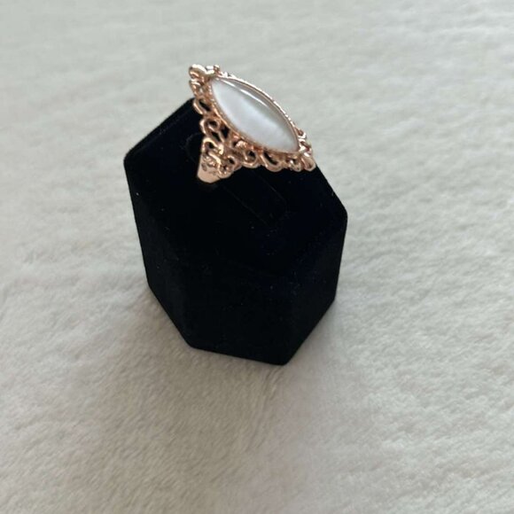 Rose Gold, Retro-Antique Filigree Designed Ring Setting of Light Silky Moonstone - Picture 6 of 8